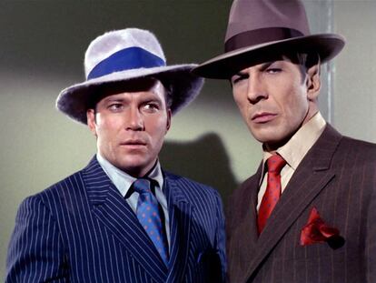 El actor, William Shatner caracterizado como el Capitán James T. Kirk y Leonard Nimoy como, Mr. Spock, durante un episodio de la serie 'Star Trek' en 1968.
