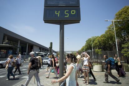 El termómetro de Plaza de Armas de Sevilla llegó a marcar 45 grados centígrados.