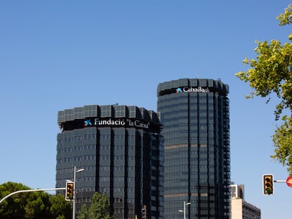 Sede de CaixaBank, en la avenida de la Diagonal, en Barcelona, en julio de 2022.