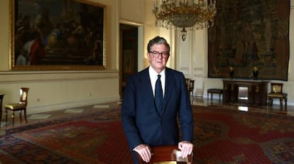 Perez Armiñan, nuevo Presidente de Patrimonio Nacional, posa en el Palacio Real de Madrid.
