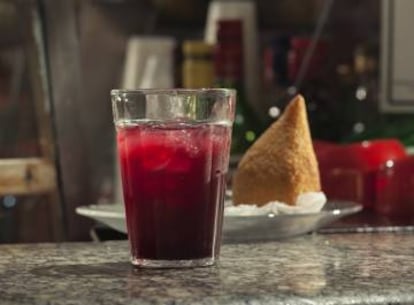 Amado por todos - assim como a coxinha -, o doce bombeirinho.