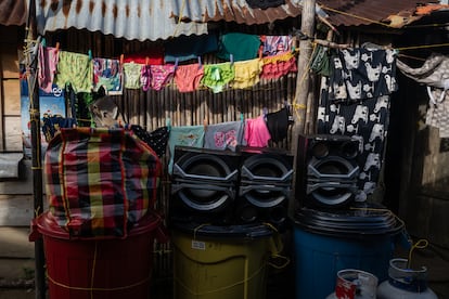 A family's belongings ready to be relocated to their new home in Isberyala, Panama. 