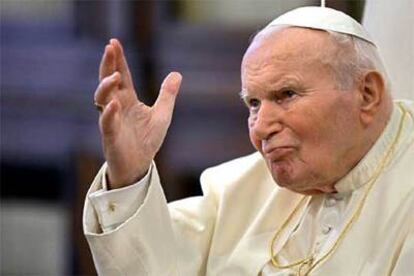 Juan Pablo II, durante una recepción celebrada en el Vaticano el pasado sábado.
