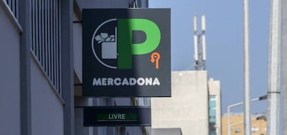 Entrada al aparcamiento de un Mercadona en Matosinhos (Portugal).