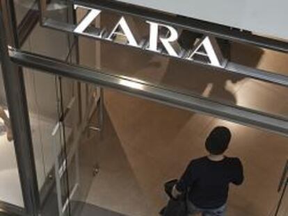 Entrada de un establecimiento de Zara, la principal cadena de Inditex.