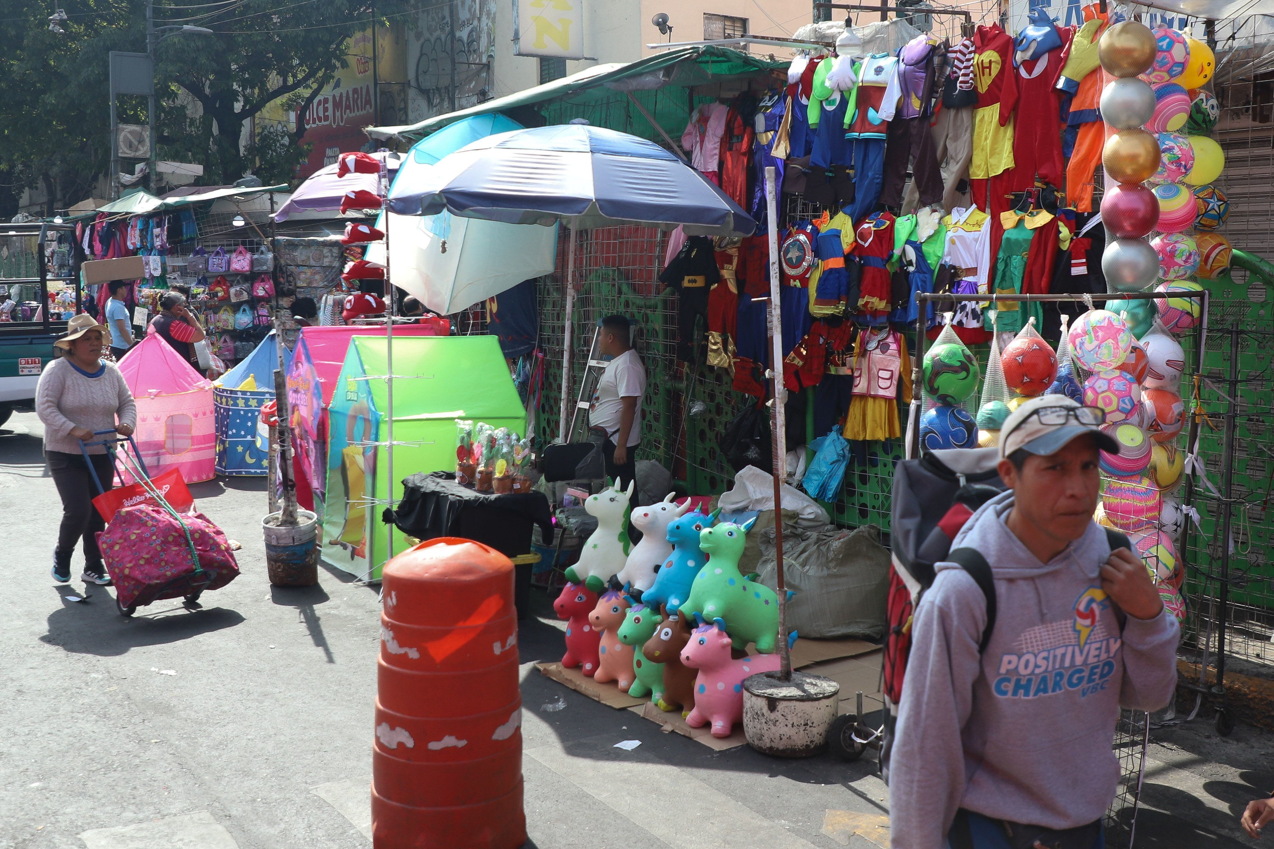 Economía acelera el paso con más de 800 millones de pesos en decomisos de mercancía pirata asiática