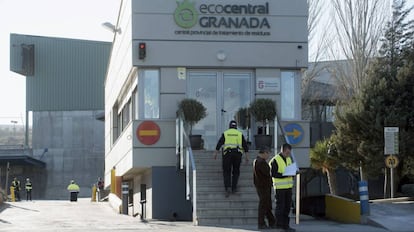 Planta de Residuos de Alhendín (Granada), donde hoy ha fallecido un trabajador después de que le haya caído encima un contenedor.