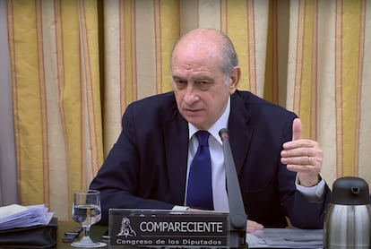 Jorge Fernández Díaz, ante la comisión del Congreso que investigó la policía patriótica, en abril de 2017.