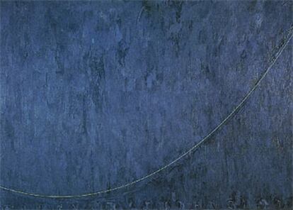 'Catenaria' (1998), pintura de Jasper Johns.
A la izquierda, 'Sin título' (2000), y a la derecha, 'Green angel' (1990), grabados de Jasper Johns.