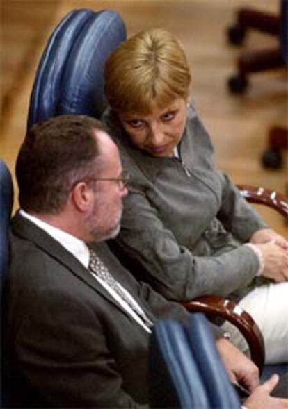 Eduardo Tamayo y María Teresa Sáez, en la Asamblea de Madrid.