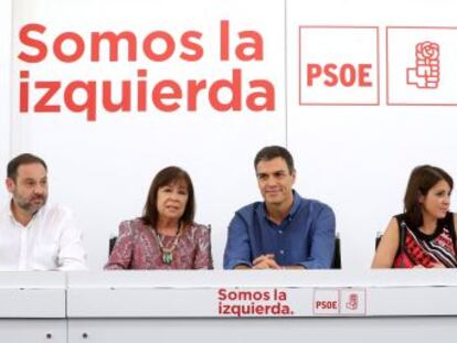 La dirección del PSOE asegura que no alentará los cambios en las autonomías pero que tampoco los cercenará