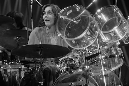 Karen Carpenter a la batería.