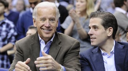 El vicepresidente de Estados Unidos, Joe Biden, junto a su hijo Hunter en una imagen de archivo.