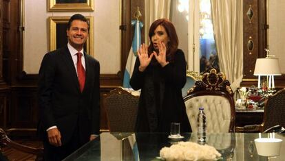 Cristina Fern&aacute;ndez de Kirchner recibe al presidente electo de M&eacute;xico, Enrique Pe&ntilde;a Nieto.