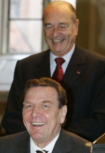 Jacques Chirac y Gerhard Schröder, el jueves en Lübeck.