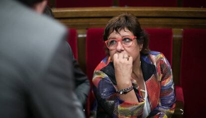 La consejera de Trabajo, Dolors Bassa, en el Parlament.