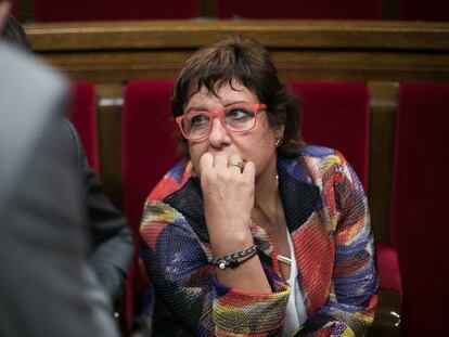 La consejera de Trabajo, Dolors Bassa, en el Parlament.