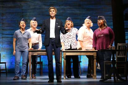 Una escena del musical 'Come From Away'.