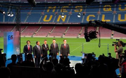 Freixa, Laporta, Soler (moderador), Bartomeu y Benedito, antes del debate.