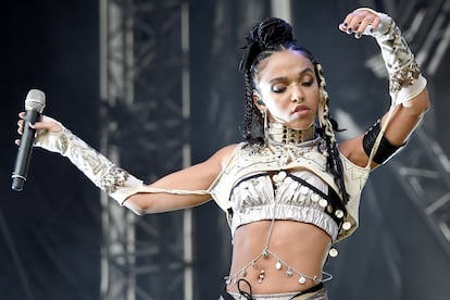 FKA twigs en una de sus últimas actuaciones en directo, en 2016.