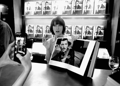 A atriz Milha Jovovich na apresentação do livro de Peter Lindbergh, 'A Different Vision On Fashion Photography', em 20 de setembro de 201, em Los Angeles (Califórnia).