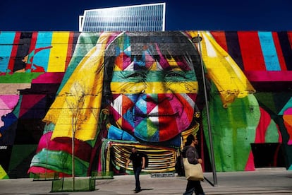 Fragmento del mural Etnias, un grafititi de 3.000 metros cuadrados obra del artista brasileño Eduardo Kobra.