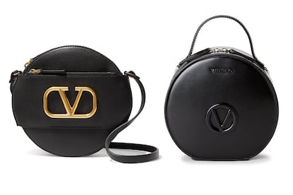 A la izquierda, bolso de Valentino (890 euros). A la derecha, un modelo similar de Mario Valentino (326 euros).