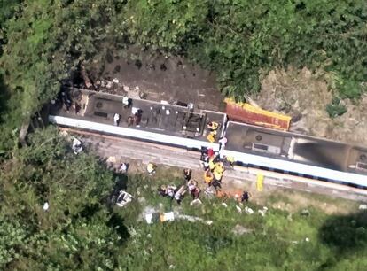 Imagen aérea del lugar del accidente, facilitada a AP por el servicio nacional contra incendios de Taiwán.