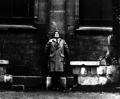 Octavio Paz durante su juventud en París