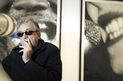 El artista Antoni Muntadas durante la presentación de su exposición en el museo Reina Sofía.
