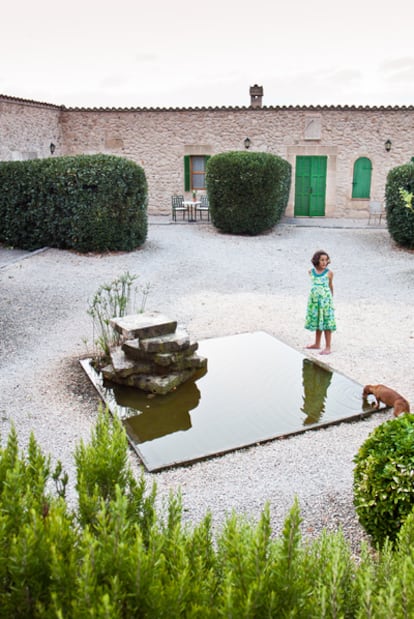 Las habitaciones del agroturismo Sa Rota d'en Palerm en Lloret de Vistalegre, el centro geográfico de Mallorca, se encuentran en las antiguas cuadras de esta finca del siglo XVIII.