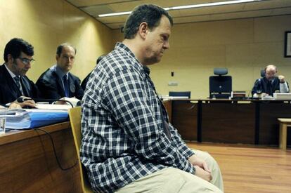 Joan Vila in court in Girona on Tuesday just before knowing the jury&#039;s guilty verdict against him. 