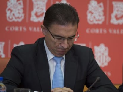 El consejero de Gobernación, Serafín Castellano, este lunes en las Cortes Valencianas.