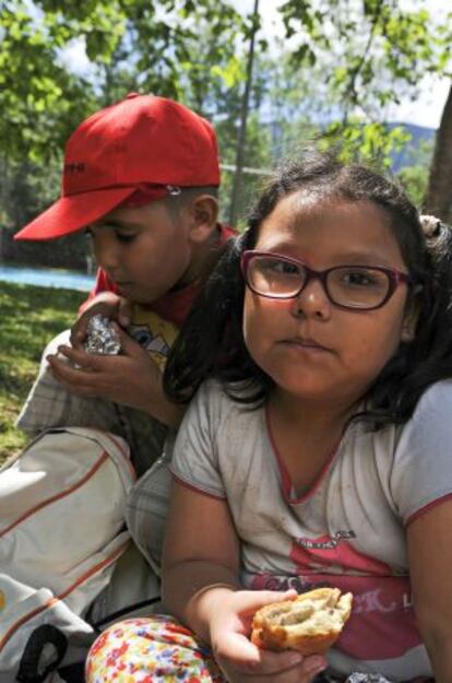 Dos niños, en unas colonias el pasado verano.