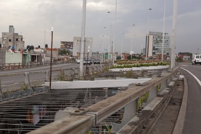 Imagem das plantas que tentam isolar a vila.