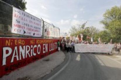 Movilizaci&oacute;n de los empleados de Panrico ante la f&aacute;brica de Santa Perp&egrave;tua de Mogoda (Barcelona).