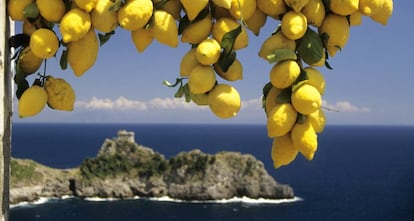 Panor&aacute;mica de la costa amalfitana (Italia).