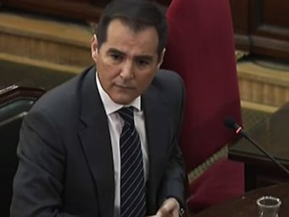 El secretario de Estado José Antonio Nieto acusó a los Mossos de desentenderse de sus obligaciones durante el referéndum ilegal