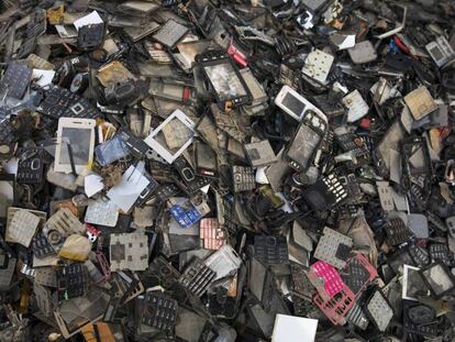 Los tres mordiscos de la obsolescencia programada al medioambiente