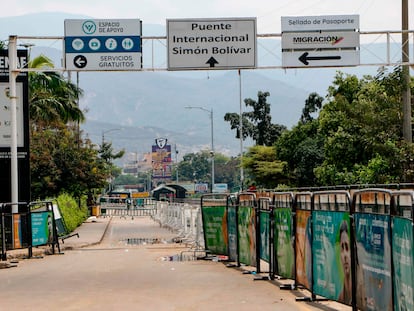 Ponte Simon Bolívar, fronteira terrestre entre a Colômbia e a Venezuela, fechada, nesta segunda-feira.