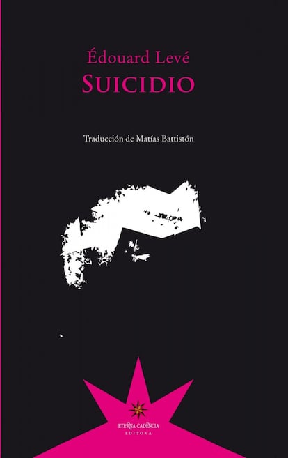 Este libro breve, publicado por primera vez en 2008, traducido en 2010 en 451 y rescatado ahora por Eterna Cadencia, es un testamento literario. Levé, pintor y escritor nacido en París en 1965, empieza hablando del suicidio de un amigo de infancia: cuenta su vida mientras trata de dar con el porqué. Lo que pudo pensar el amigo muerto se confunde con lo que debió de pensar el propio Levé, que se suicidó unos días después de enviar el manuscrito de 'Suicidio' a su editor.