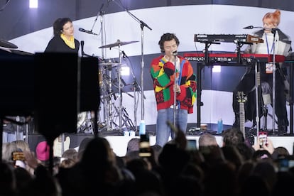 Harry Styles con la chaqueta de 'patchwork' de JW Anderson a principios de año.