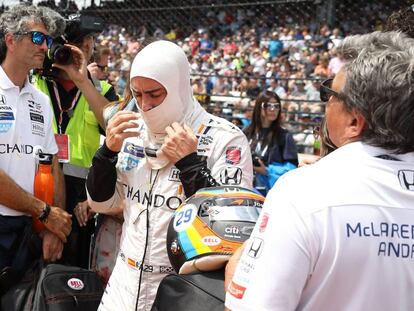 Alonso en Indian&aacute;polis antes de la carrera.