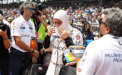 Alonso en Indian&aacute;polis antes de la carrera.