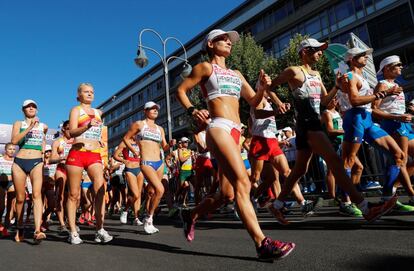 Julia Takacs en acción durante los 50km marcha femenina, el 7 de agosto de 2018, en Berlín.