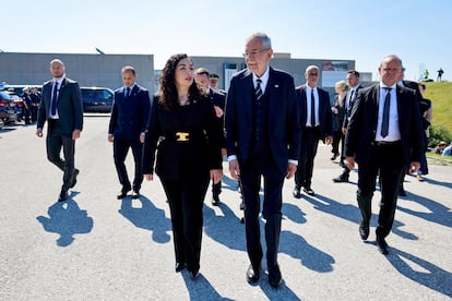 La presidenta de Kosovo, Vjosa Osmani, el homólogo austriaco, Alexander van der Bellen.