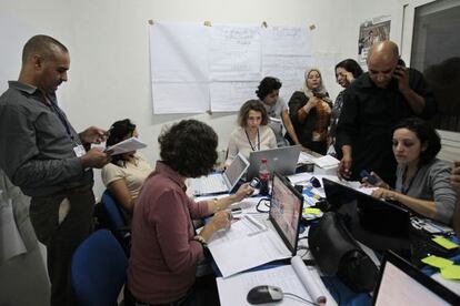 Observadores de la Asociación Tunecina para la Integridad y la Democracia de las Elecciones.