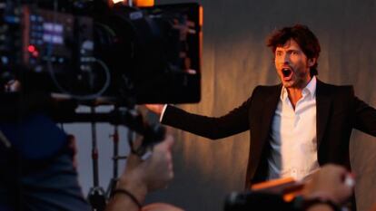 El modelo y actor Andrés Velencoso durante el rodaje de la campaña de lanzamiento de la revista.