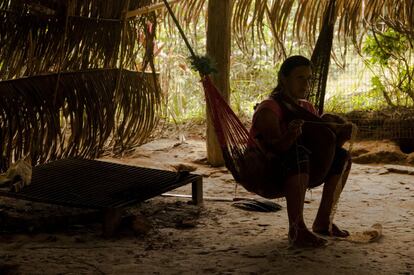 Digitako Odomo significa artesanía en Waorani. La creación de artesanías actualmente supone una forma de ingreso para las mujeres waorani de diferentes comunidades a lo largo de la Amazonia ecuatoriana. A través de la unidad, las mujeres wao han podido sacar adelante un proyecto que beneficie a las bases y que enriquezca su lucha. 