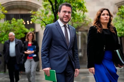 El presidente de la Generalitat, Pere Aragonès, y su vicepresidenta, Laura Vilagrà, a su llegada a la reunión semanal del gobierno catalán, el martes.